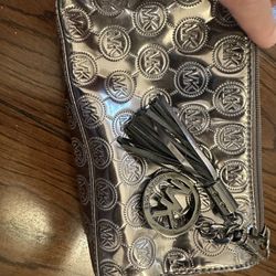 MK Purse Para maquillaje bonita Y limpia 