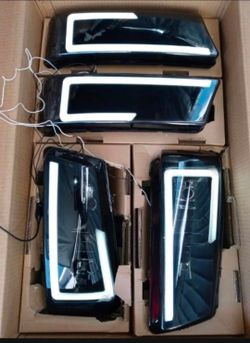 03-06 Chevy Silverado/Avalanche Headlights Faros Calaveras Micas Luces Lamps