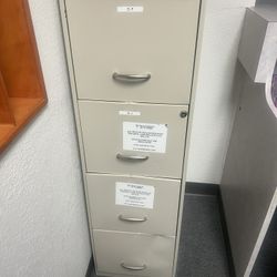 4-Drawer Filing Cabinet 