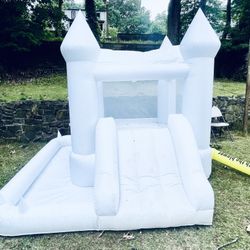 White Inflatable Bounce House with Air Pump and Ball Pool - Indoor and Outdoor