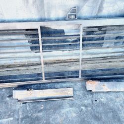 Truck cab headache rack