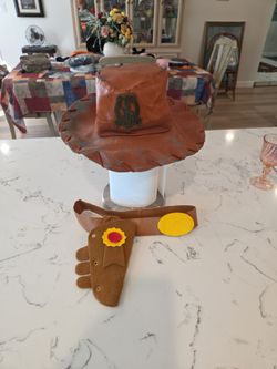DISNEY PARKS KIDS COSTUME HAT & BELT SEE DESCRIPTION