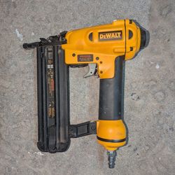 DeWalt Pneumatic Brad Nailer