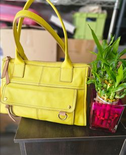 Only $50 🎀 Fossil leather handbag in Yellow.
