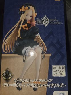 Fate/Grand Order Foreigner Abigail Noodle Stopper Figure in the black dress version.