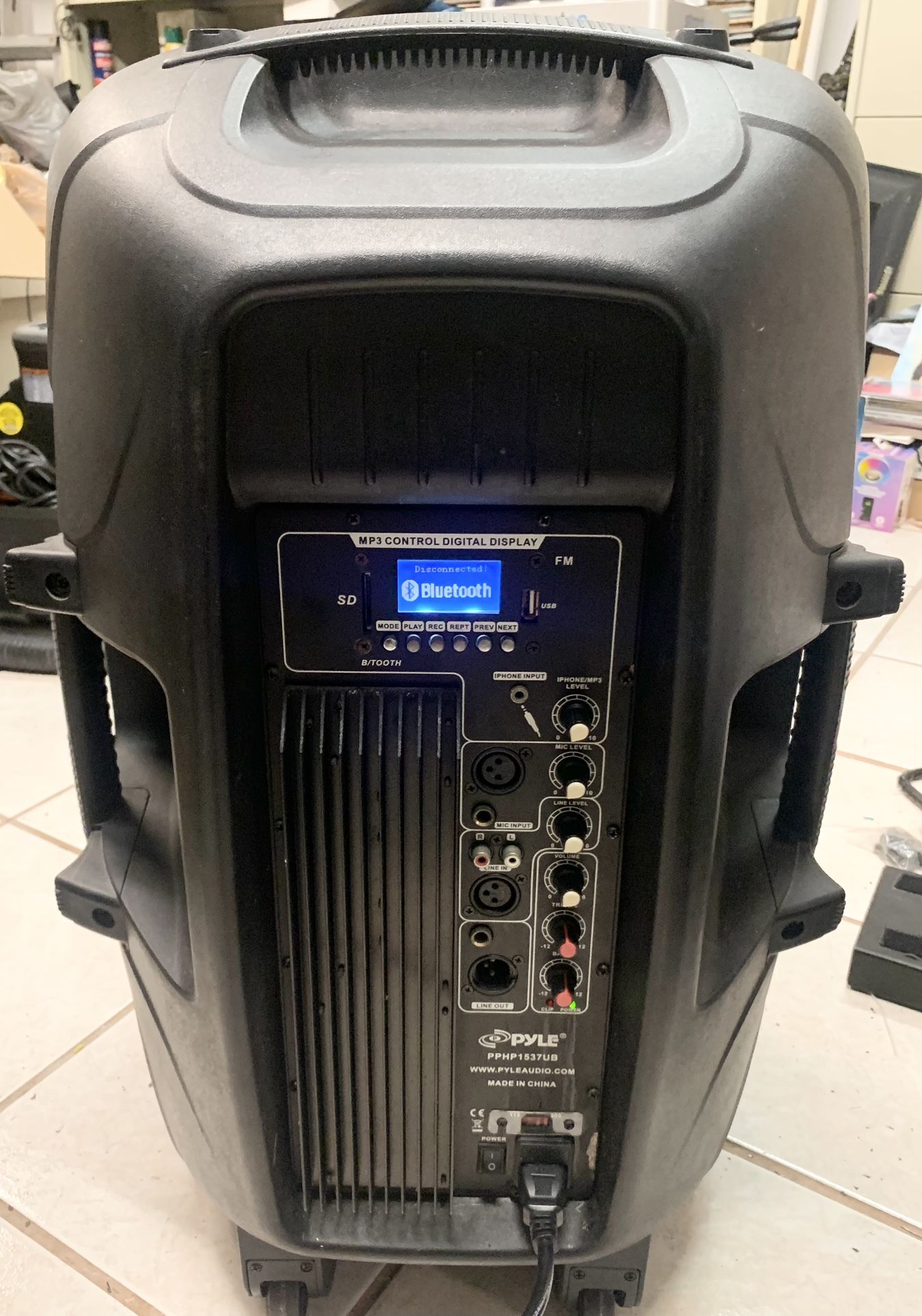 (1) Pyle Pro 15” 2-way 400w Powered Speaker 🔈