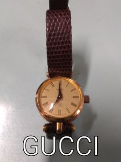 GUCCI Vitage authentic quartz movement Swiss WOMANS SMALL WATCH $200