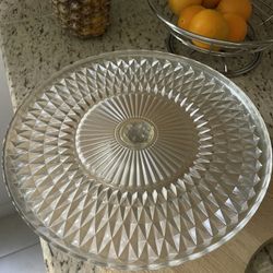 Glass cake stand