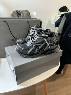 can someone trade me a phone for these