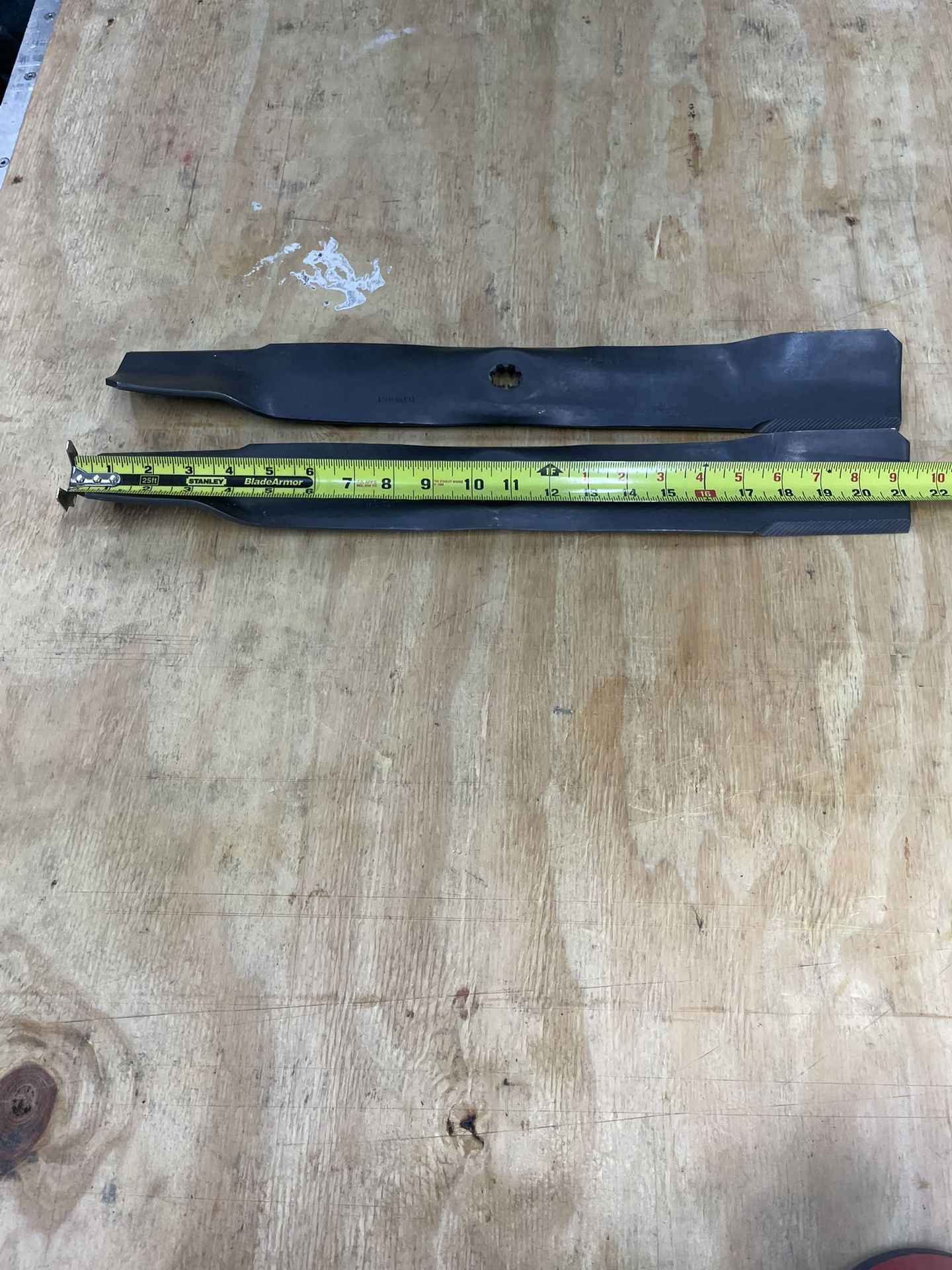 Jhon Deer 42” Mower Blades # M154062 ( 2 Blades)