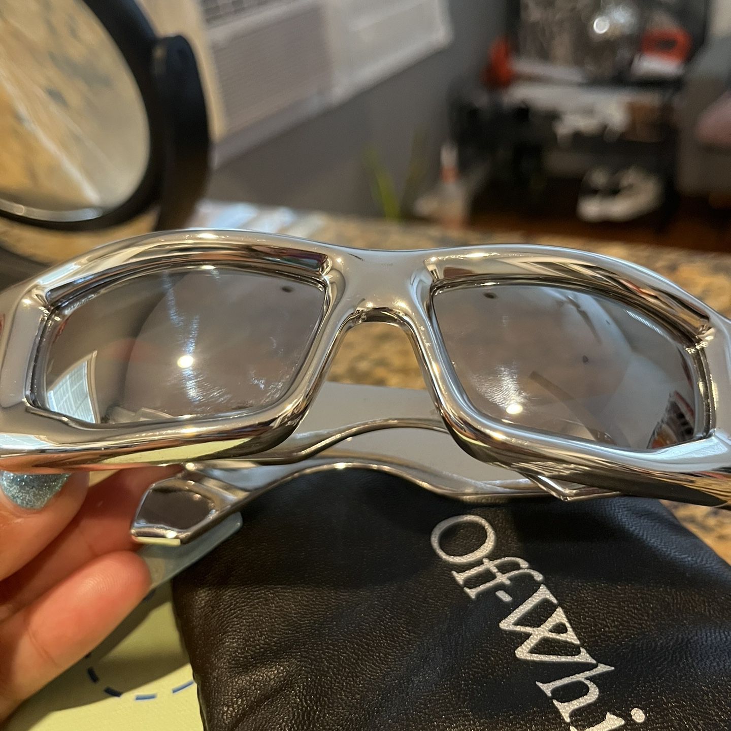 Off-White “Virgil” Sunglasses In white ~ Square Frames for Sale in Los  Angeles, CA - OfferUp