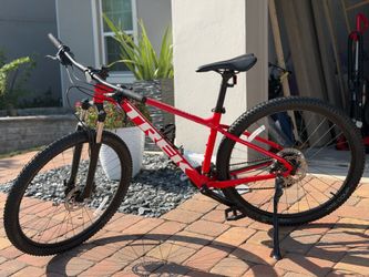 Trek Marlin 5- Mountain