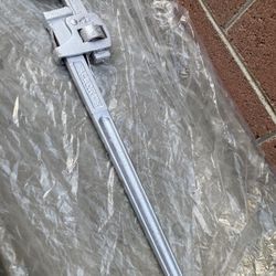 Big Pipe Wrench 24”