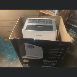 H603 Hisense 60-pint 3-Speed Dehumidifier with Built in pump.                    