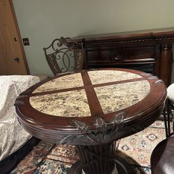 Table With High Chairs 