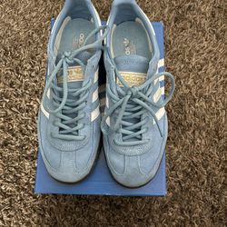 Adidas Handball Spezial J – Light Blue (Kids 6 / Women’s 7)