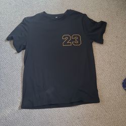 Jordan Young Men T Shirt  Size Small New 