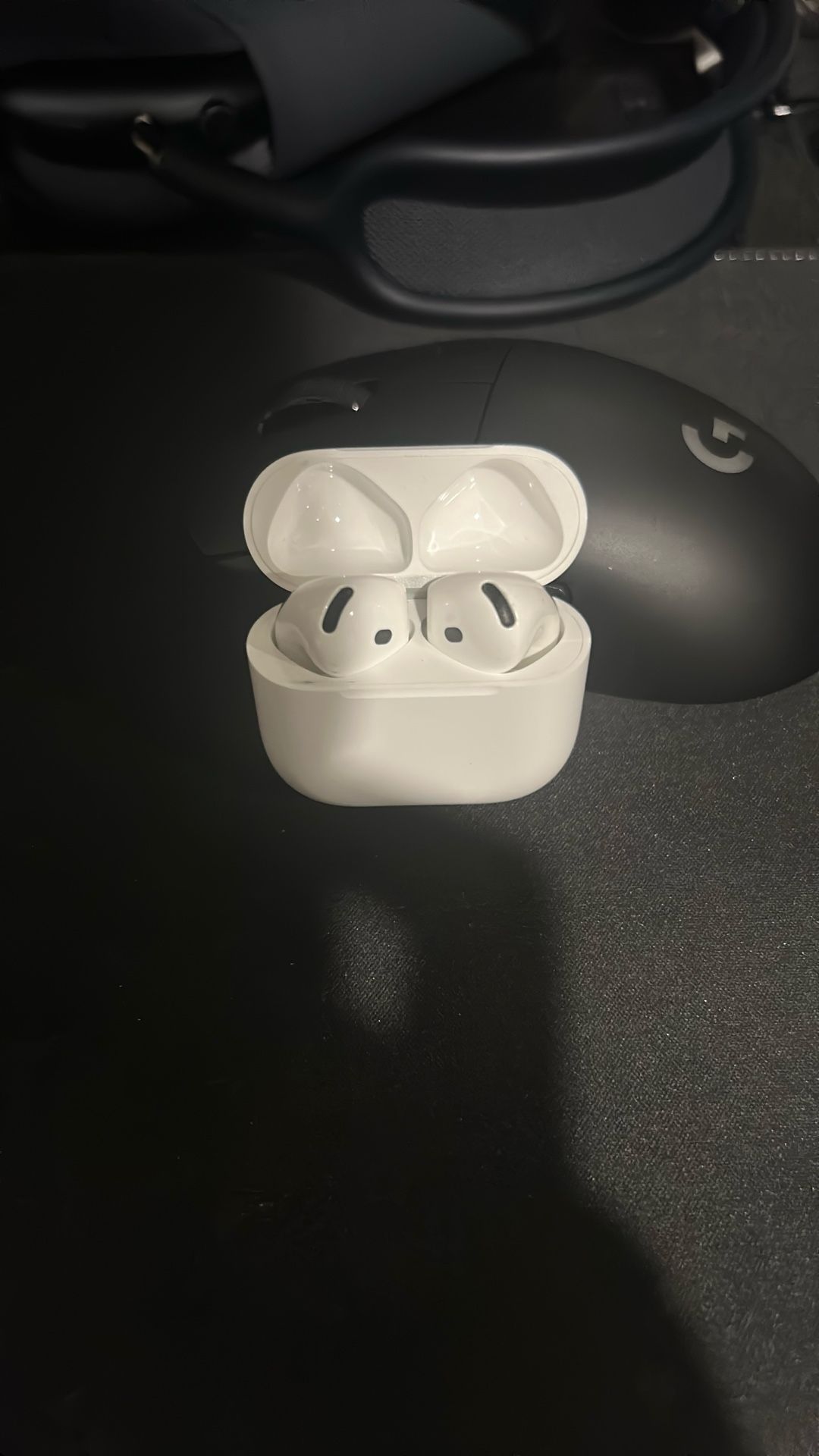 AirPods Gen 4