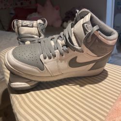 Air Jordan 1 Retro High OG Stealth