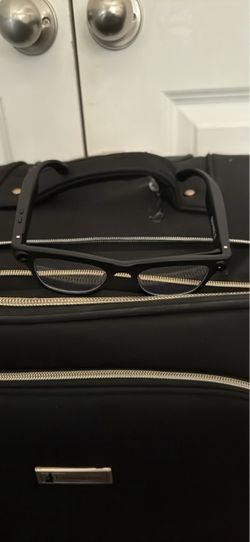 Smart Audio Glasses with Built-in Speakers