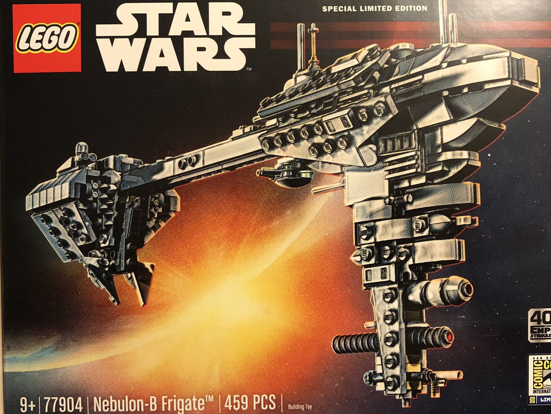 LEGO 77904 Star Wars Nebulon-B Frigate SDCC