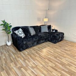 MIDNIGHT-MADNESS ONYX 2-PIECE LAF SECTIONAL