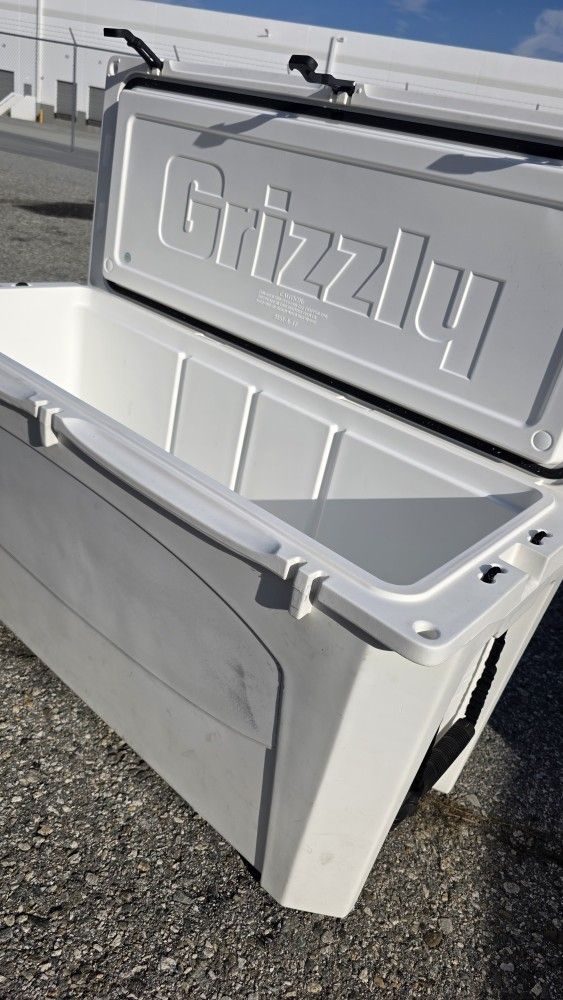 Grizzly 165 Cooler