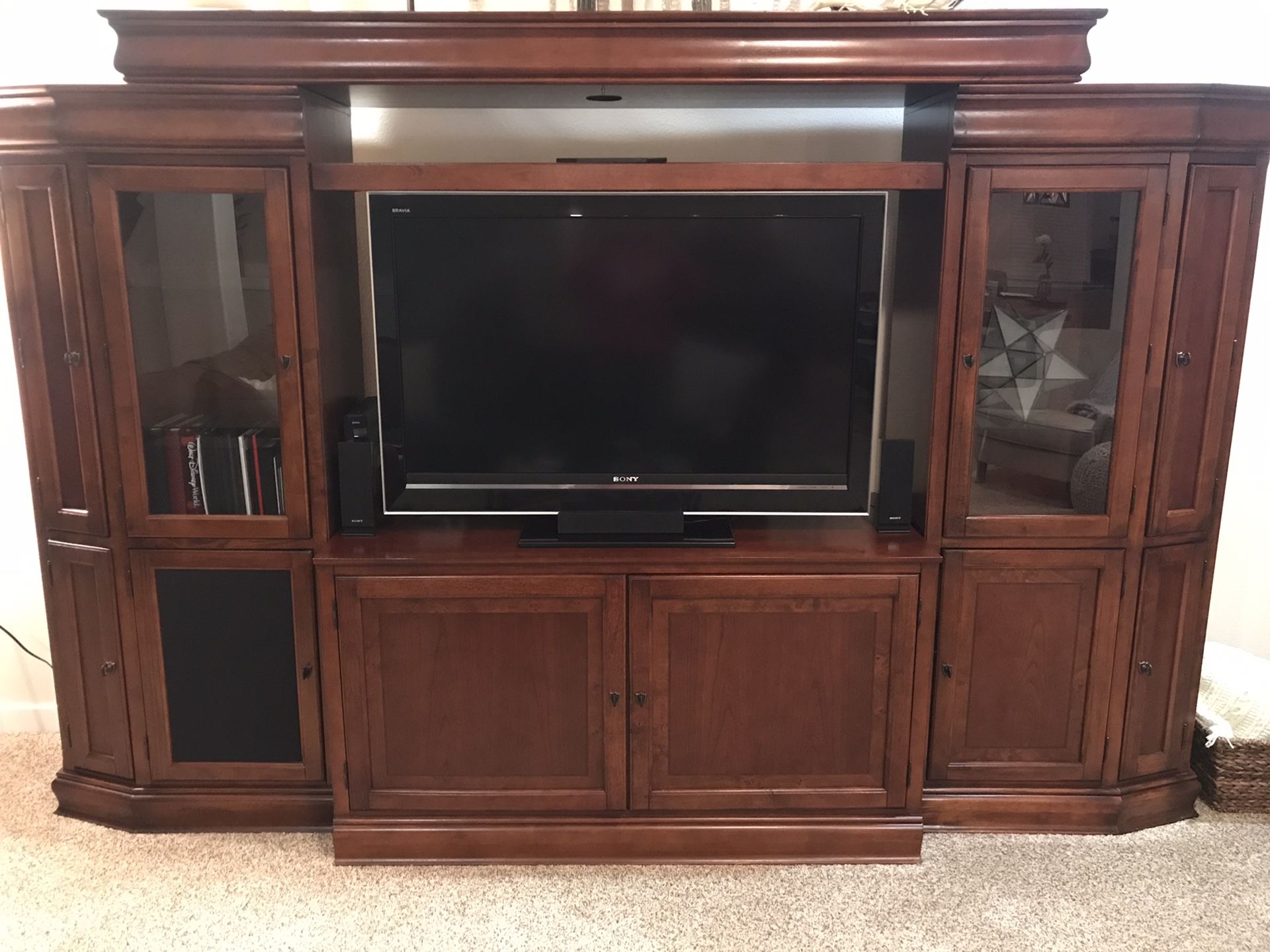 Entertainment center