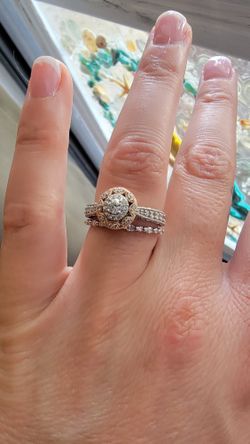 Halo Bridal Wedding Engagement Ring Set