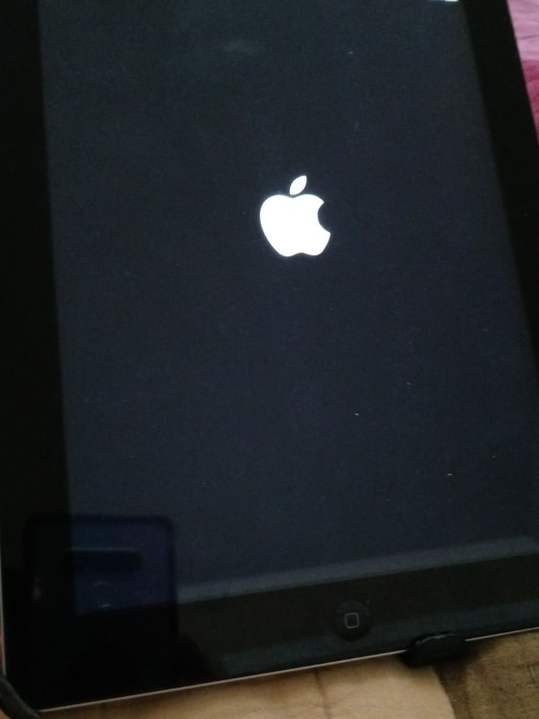 32GB IPad 2nd Gen Make Offer