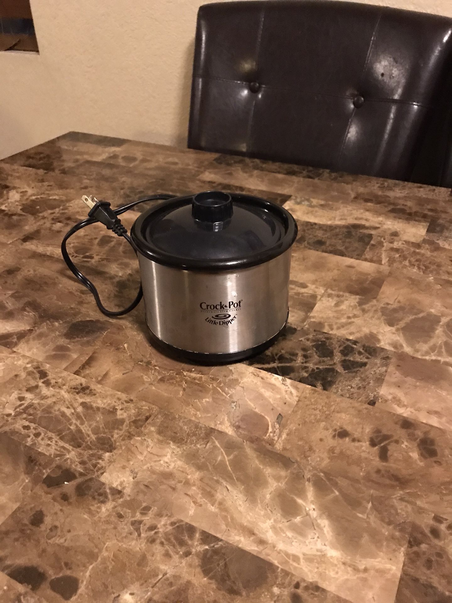 Crock pot Little Dipper work great cook for 1 person $6