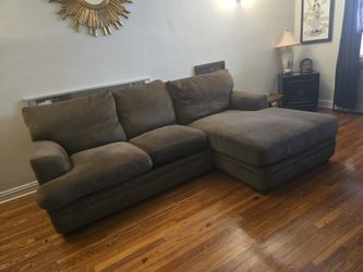 Very comfy couch