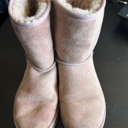 UGG S/N 1016223  Classic ankle Light Pink Boots Sz 7 Women