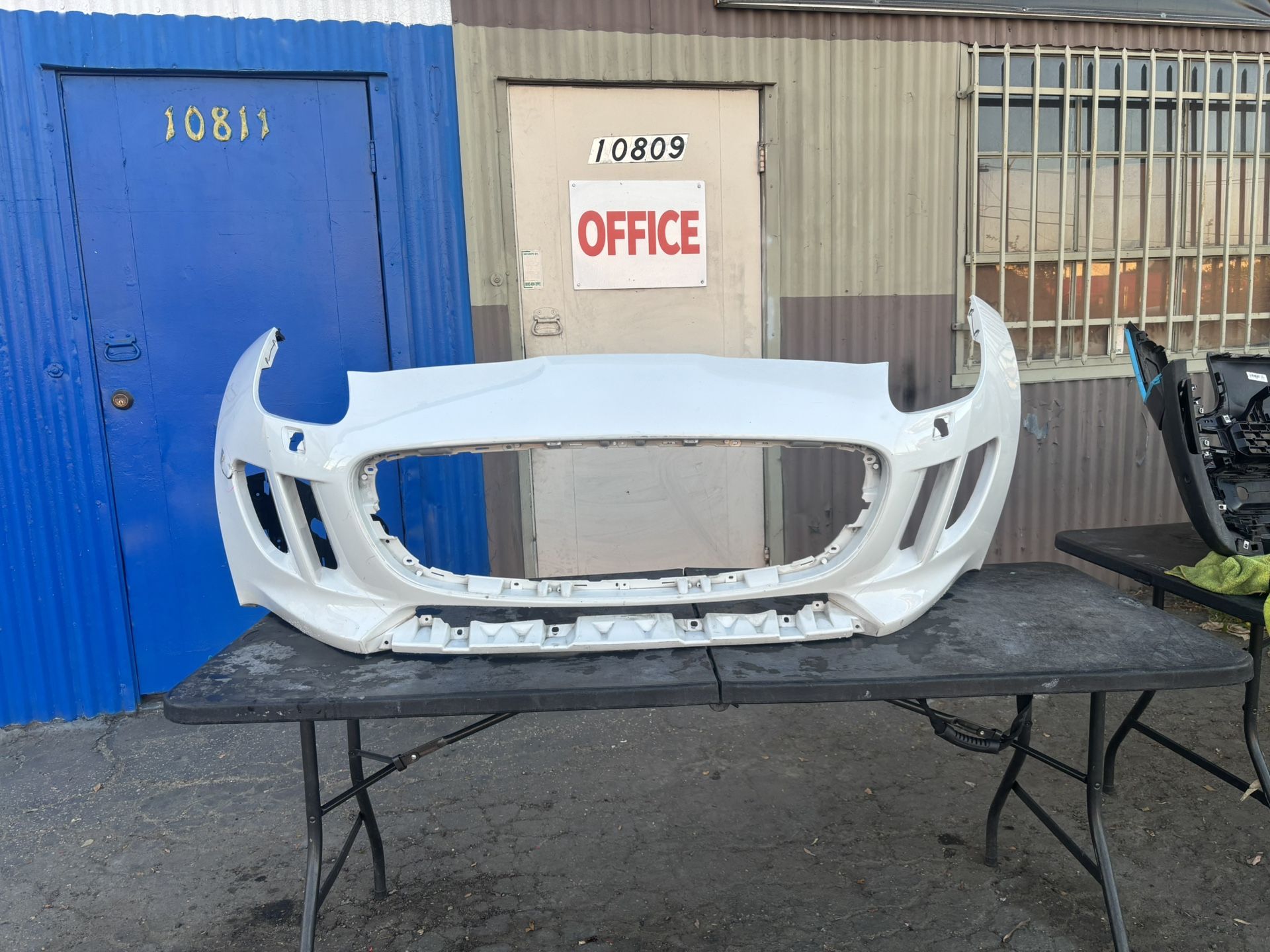 2014 2015 2016 2017 Jaguar X152 F-Type Front Bumper Exterior Cover OEM