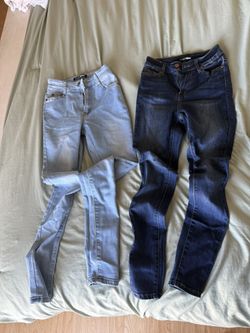 Woman’s Fashion Nova Skinny Jeans