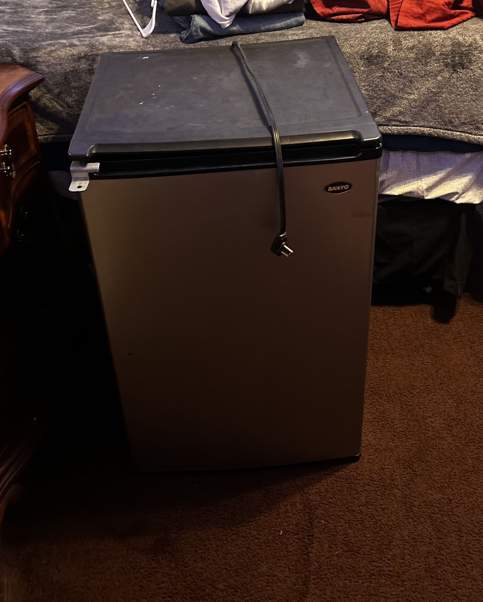 Sanyo Mini Fridge