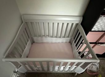 Mini baby crib