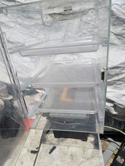 Commercial display acrilico  need clean