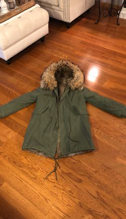 Women’s parka. Real removable fur.
