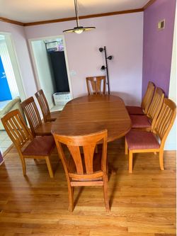 Dining Table with 8 chairs