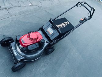 Honda Commercial Gas Self Propelled Lawnmower