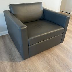 Chair!!! Arm Char ! Jack Cartwright !! Delivery Available 🚚 !! Dimensions 34” Depth x 23” Height x 33” Wide