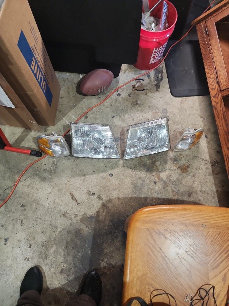 2001 Thru 2006 Explorer Headlights 