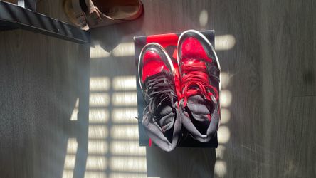 Nike air Jordan 1 patent breads black and red