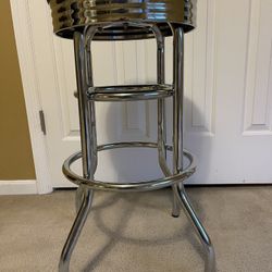 New Swivel Shop Barstool/chair