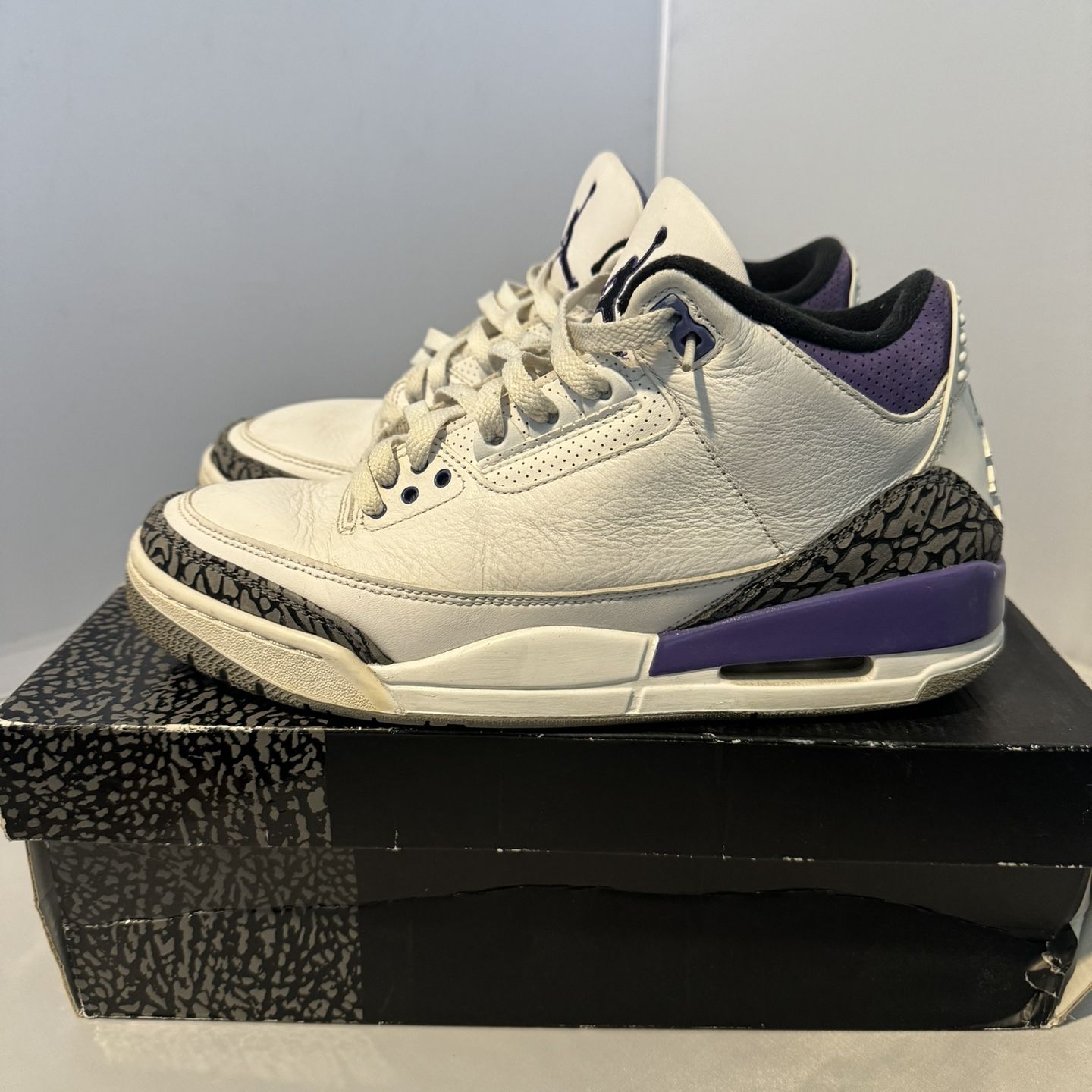 Nike Air Jordan 3 Retro Dark Iris Size 9 USED for Sale in Gardena 