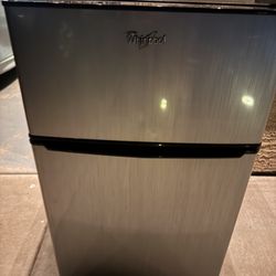 Whirlpool Mini Fridge 
