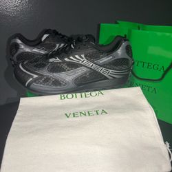 BOTTEGA VENETA Orbit Runner ‘Black’