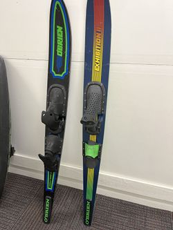 O'Brien Slalom Waterskis