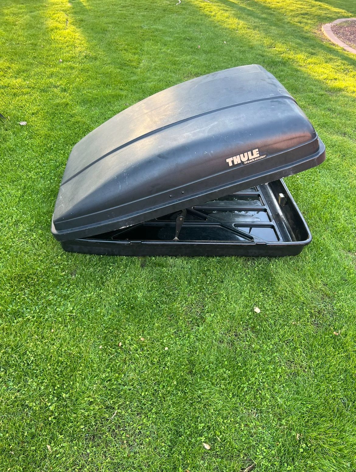 Thule weekender Roof Rack Box